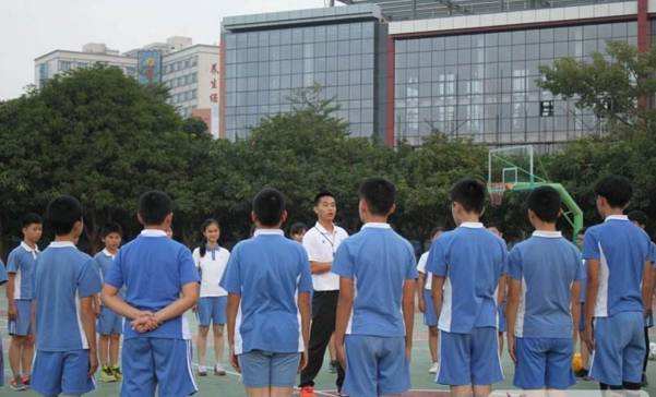 綦江縣打通鎮(zhèn)大羅學?！赋踔胁俊?></a></div>
            <dl>
              <dt><a href=