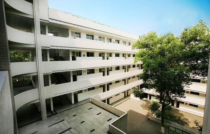 綦江縣楊地灣學校「初中部」