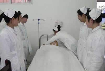 2023年重慶衛(wèi)生學(xué)校中級、高級護理專業(yè)介紹
