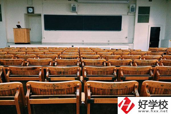 湖南醫(yī)藥中專學(xué)校主要專業(yè)有哪些？就業(yè)優(yōu)勢(shì)有哪些？
