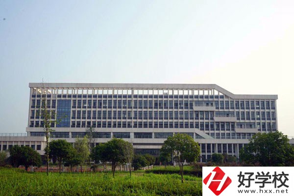 益陽職業(yè)技術學院教學樓