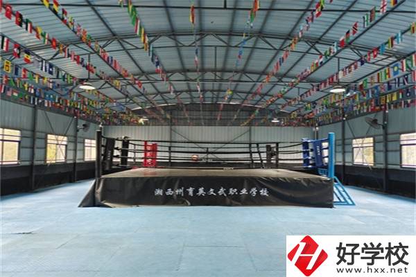 湖南省鳳凰縣有哪些中專？辦學(xué)特色是什么？