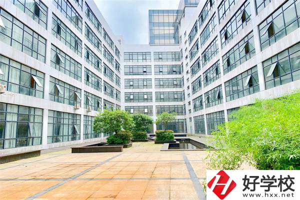 湖南曙光科技技工學(xué)校有哪些辦學(xué)特色？