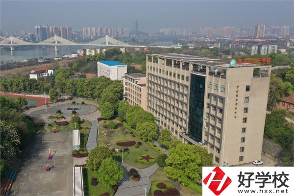衡陽(yáng)的核工業(yè)衛(wèi)生學(xué)校怎么樣？可以學(xué)哪些專(zhuān)業(yè)？