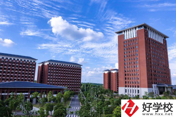 湖南可以學(xué)舞蹈類(lèi)專(zhuān)業(yè)的職校有哪些？學(xué)費(fèi)貴不貴？