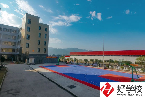 茶陵職業(yè)中等專業(yè)學(xué)校辦學(xué)條件如何？有什么辦學(xué)成果？