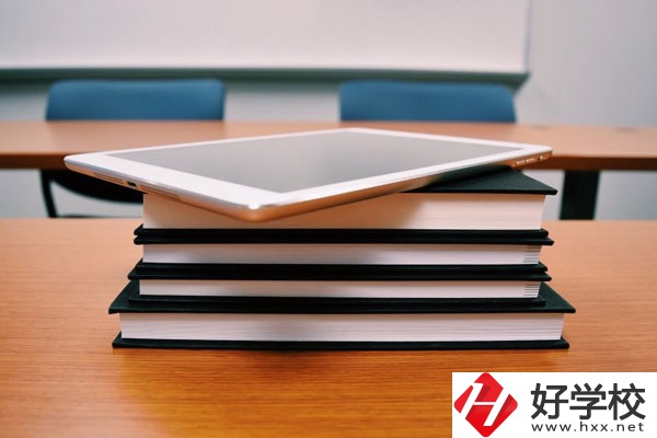 報(bào)考商務(wù)英語(yǔ)專(zhuān)業(yè)，長(zhǎng)沙這兩所職校不可不看