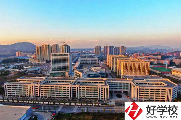 長(zhǎng)沙學(xué)外語(yǔ)讀什么職校好？有什么辦學(xué)優(yōu)勢(shì)？