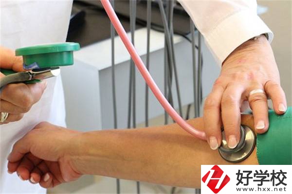郴州有開設護理專業(yè)的中職嗎？哪些專業(yè)開設較多？