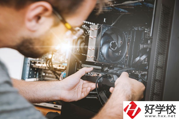 懷化市商貿(mào)經(jīng)濟(jì)管理學(xué)校有什么特色？專業(yè)有哪些？