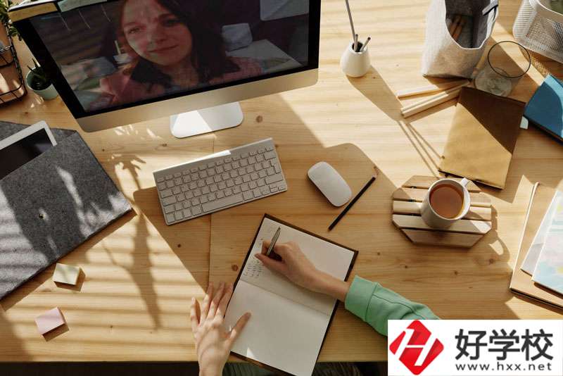 新化縣楚怡工業(yè)學(xué)校是職高嗎？怎么樣？