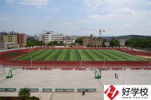 湖南有沒有招收復(fù)讀生的中專學(xué)校？有哪些招生專業(yè)？