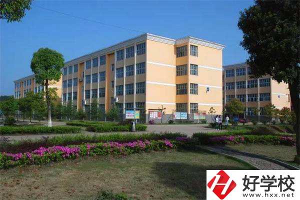 岳陽平江共有幾所中專？學(xué)校辦學(xué)有特色嗎？