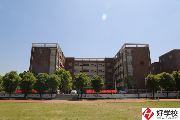 岳陽市第一職業(yè)中?？梢陨龑W(xué)嗎？就業(yè)前景怎么樣？