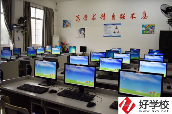 益陽哪些中職學(xué)?？梢詫W(xué)美術(shù)設(shè)計(jì)類專業(yè)？學(xué)費(fèi)貴不貴？