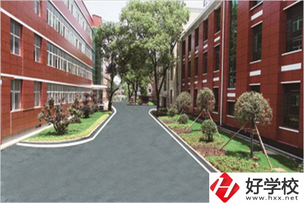 冷水江市有民辦的中專學校嗎？管理怎么樣？