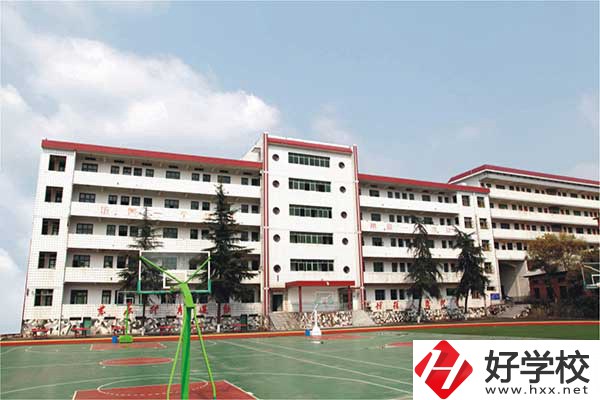 益陽(yáng)的技工學(xué)校什么時(shí)候可以報(bào)名？入學(xué)需要注意什么？