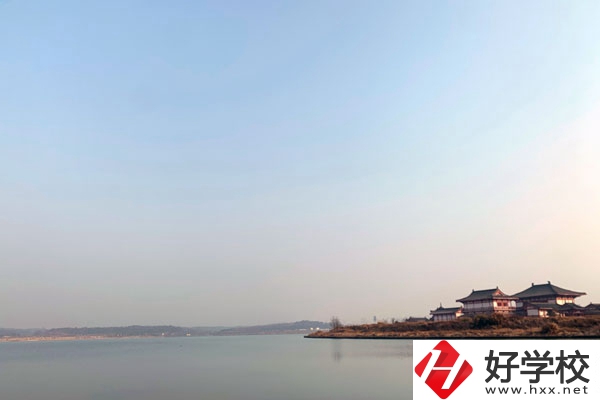 張家界汽修技校實(shí)力如何？學(xué)校生活環(huán)境怎么樣？