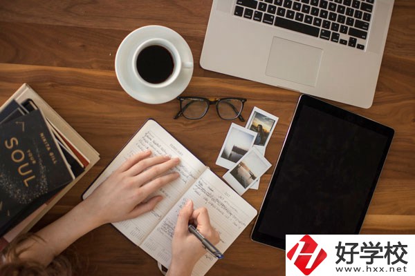 衡陽(yáng)市鐵路運(yùn)輸職業(yè)學(xué)校好不好？宿舍怎么樣？