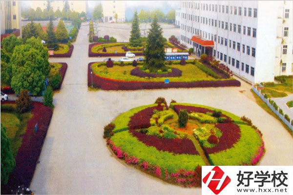 懷化職業(yè)技術(shù)學(xué)院怎么樣？有中職部嗎？