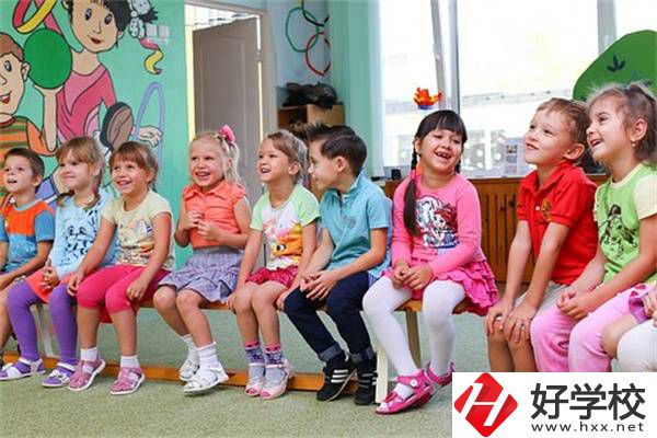在湖南想當(dāng)老師可以學(xué)哪些專(zhuān)業(yè)？需要考證嗎？