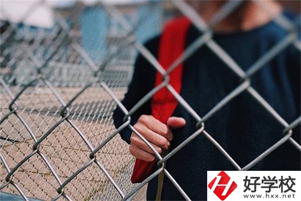 在湖南讀高中和讀職高有什么不同？職高生有什么優(yōu)勢？
