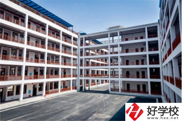 懷化哪些中職有繪畫專業(yè)？哪所更有優(yōu)勢(shì)？