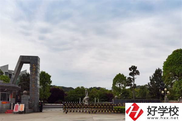 懷化分?jǐn)?shù)低可以讀的公辦中專有哪些？專業(yè)好就業(yè)嗎？
