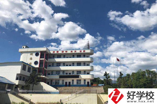 株洲海事職業(yè)學(xué)校開設(shè)了哪些特色專業(yè)？