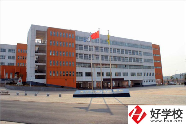長(zhǎng)沙汽車(chē)工業(yè)學(xué)校的熱門(mén)專(zhuān)業(yè)有哪些？