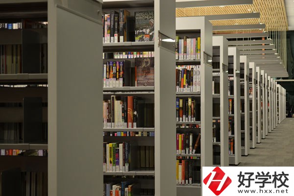 長(zhǎng)沙鐵航職業(yè)中等技術(shù)學(xué)校有哪些專業(yè)？學(xué)費(fèi)貴不貴？