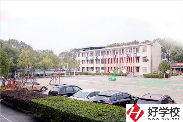 臨湘市湘北職業(yè)技術(shù)學校怎么樣？