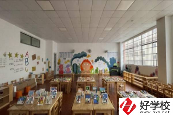 長(zhǎng)沙英藍(lán)中等職業(yè)學(xué)校怎么樣？開設(shè)了哪些專業(yè)？