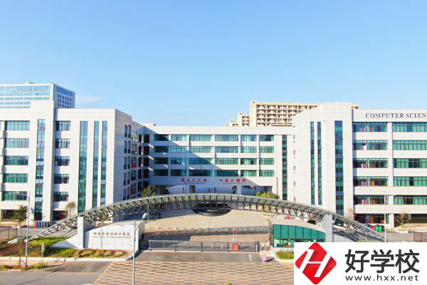 在湖南學外語可以讀什么職校？最新招生要求是什么？