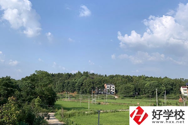 南縣職業(yè)中等專(zhuān)業(yè)學(xué)校怎么樣？值得報(bào)考嗎？