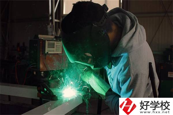 在湖南選擇技校就讀有什么優(yōu)勢？讀技校怎么樣？