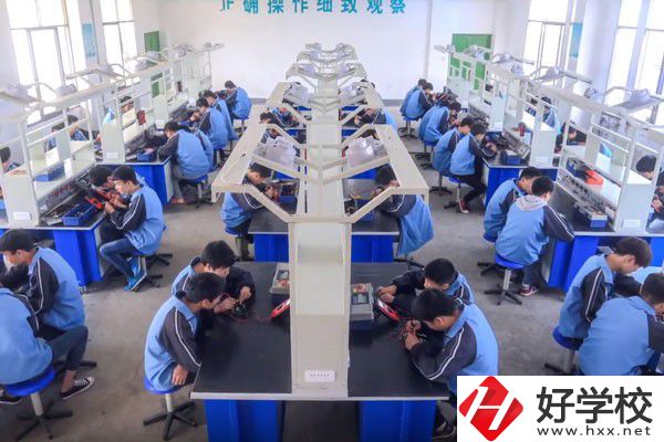 長沙學(xué)服裝設(shè)計(jì)可以去哪些中職？專業(yè)好就業(yè)嗎？