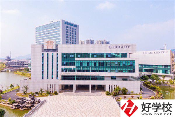 在湖南學外語可以讀什么職校？最新招生要求是什么？