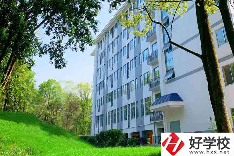 湖南民族職業(yè)學院(中職部)培訓樓2.jpg
