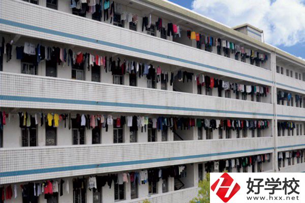桃江縣職業(yè)中專學(xué)校辦學(xué)條件怎么樣？