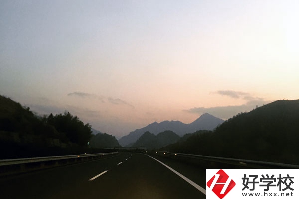 常德財(cái)經(jīng)中等專業(yè)學(xué)校重點(diǎn)建設(shè)的專業(yè)有哪些？