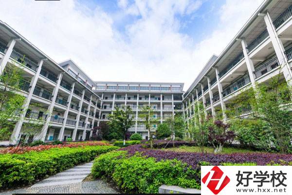 湘西有學(xué)習(xí)中西面點的學(xué)校嗎？專業(yè)好就業(yè)嗎？