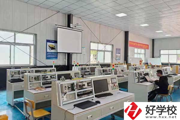 株洲人工智能職業(yè)技術(shù)學(xué)校有哪些辦學(xué)優(yōu)勢？