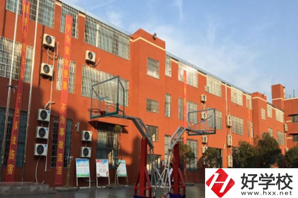 長沙市英藍中等職業(yè)學校怎么樣？收費標準如何？