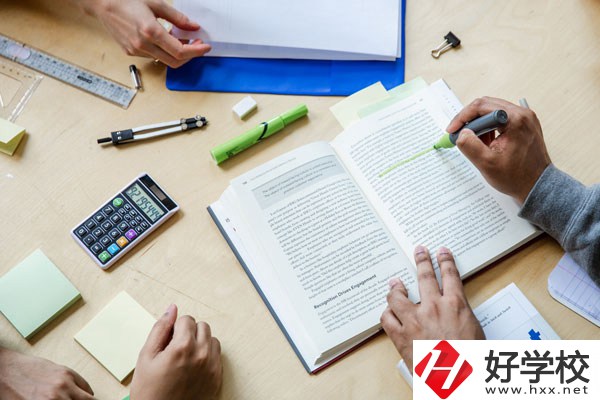 女生在衡陽讀衛(wèi)校怎么樣？有前途嗎？