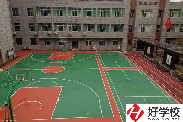 長沙康明職業(yè)中專學(xué)校環(huán)境怎么樣？有哪些專業(yè)？