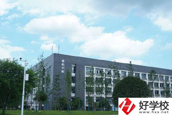 湘潭吉利汽車(chē)技術(shù)職校怎么樣？有哪些專(zhuān)業(yè)？