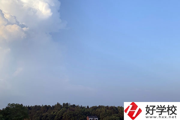 醴陵陶瓷煙花職業(yè)技術學校怎么樣？特色專業(yè)是什么？