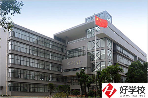 在湘潭，有哪些技校是公辦的？