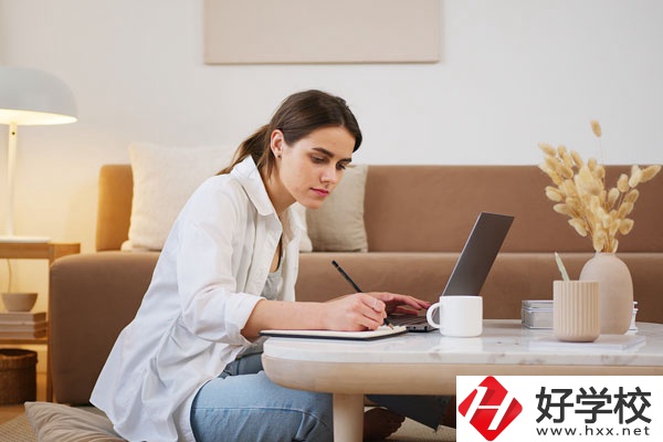 郴州市理工職業(yè)技術(shù)學(xué)校有什么專業(yè)？學(xué)校地址在哪兒？